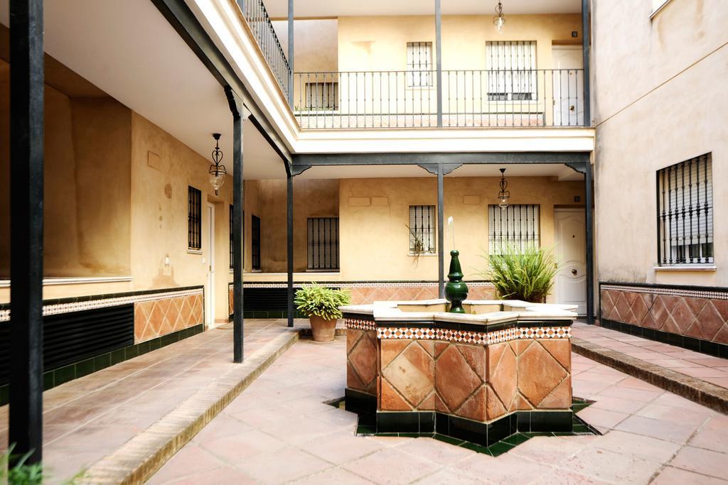 Hsh Suites Corrala Triana Sevilla Buitenkant foto